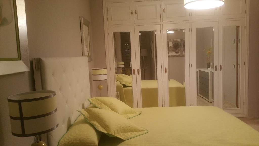 Apartamento Eduardo Dato Sevilla Eksteriør bilde